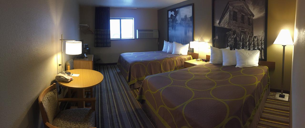 Super 8 By Wyndham Dillon Motel Eksteriør billede